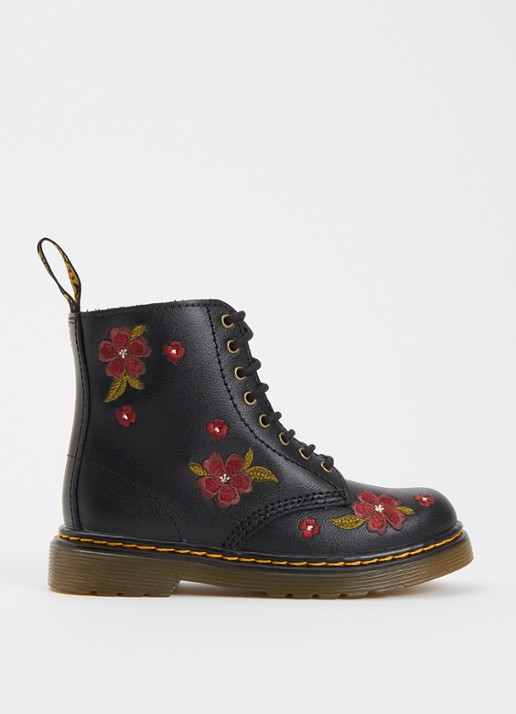 Dr. Martens Pascal veterboot van leer met borduring