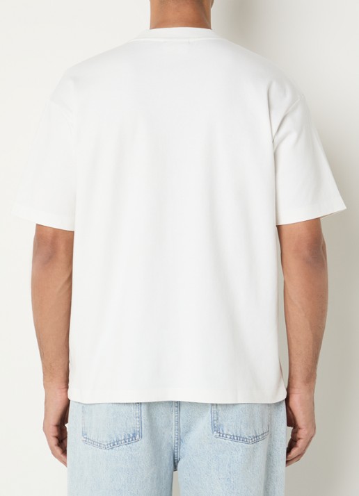 Drôle de Monsieur Hibiscus Club T-shirt met print - achterkant 4 gebroken wit