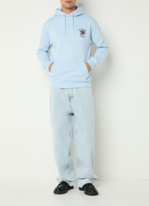 Drôle de Monsieur Slogan Rose hoodie met logoborduring - voorkant 2 lichtblauw