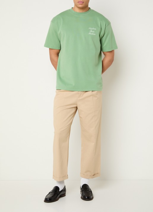 Drôle de Monsieur T-shirt met logo- en backprint - voorkant 4 lichtgroen