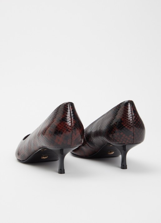 Dune London Amira pump met slangenprint - achterkant 5 roodbruin