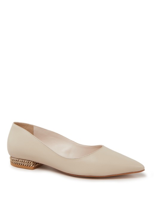 Dune London Ariya ballerina van leer met kettingdetail - voorkant beige