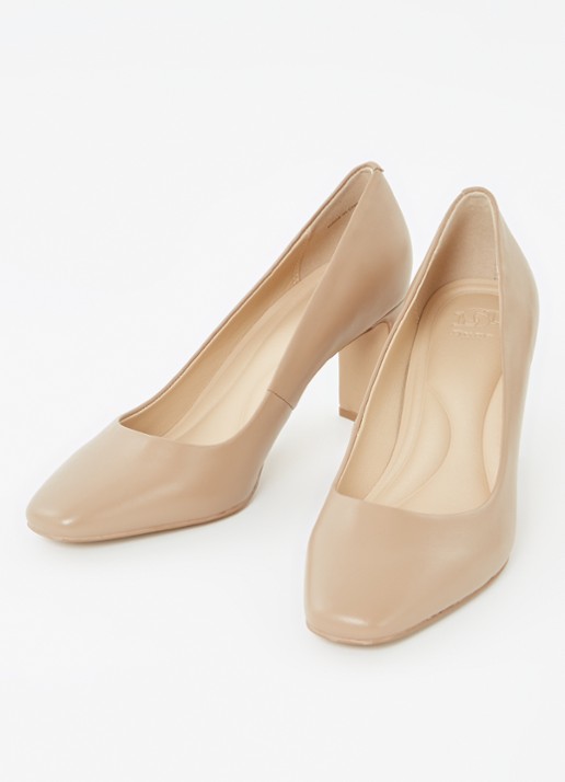 Dune London Arriving pump van leer - detail camel