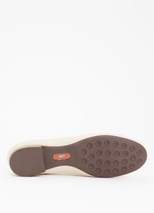 Dune London Glenniee loafer van suède - detail 5 creme