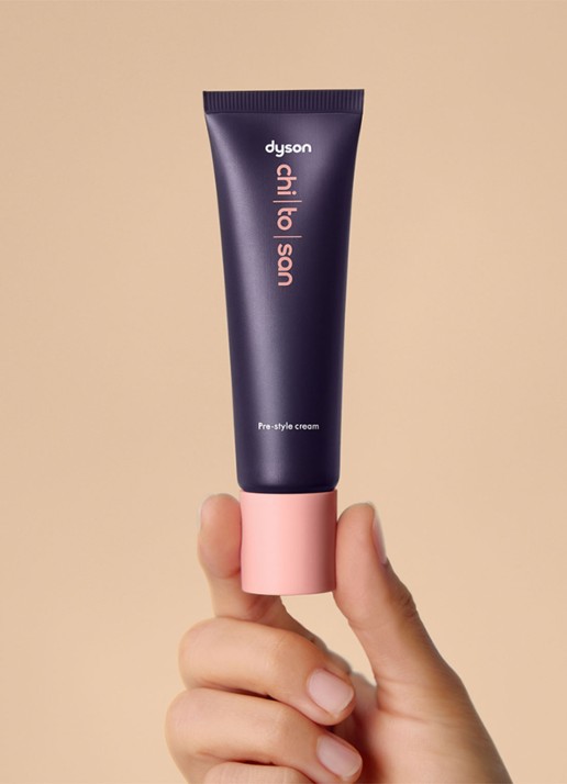 Dyson Chitosan Pre-style Cream Straight to Wavy Light Conditioning - travel size styling crème - voorkant 2 undefined