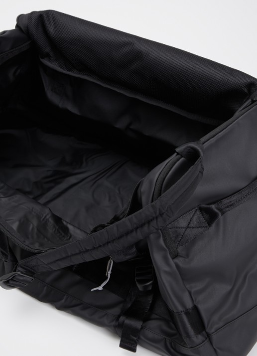 Eastpak Duffel Pack M weekendtas met waterafstotende coating - detail zwart