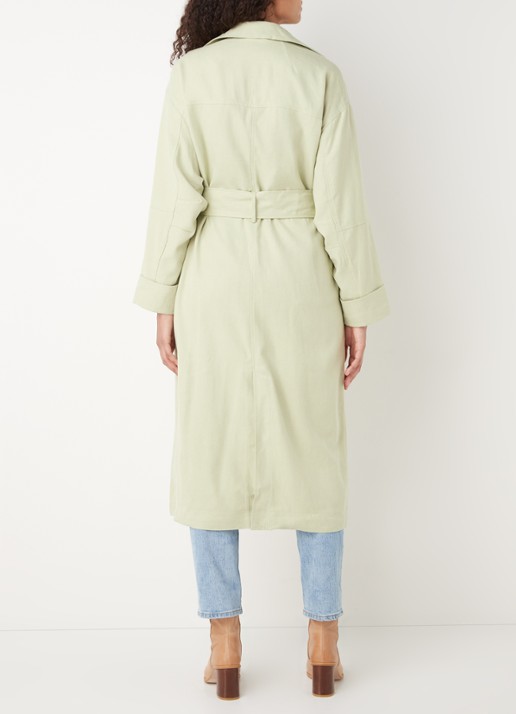 EDITED Giuliana trenchcoat met ceintuur en klepzakken - achterkant lichtgroen