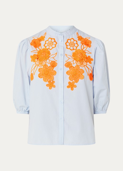 Essentiel Antwerp Blouse met bloemborduring en ballonmouw - voorkant 2 lichtblauw