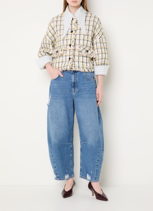 Essentiel Antwerp Jayden oversized jack van bouclé met klepzakken - voorkant 2 wit
