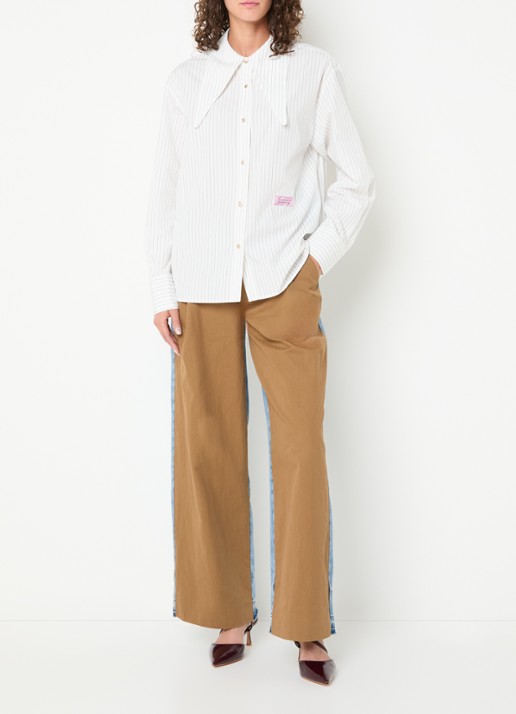 Essentiel Antwerp Kacao blouse met streepprint en logo - voorkant 3 wit