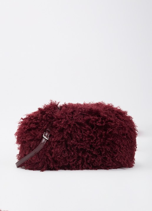 Essentiel Antwerp Katerin clutch van imitatiebont met afneembare schouderriem