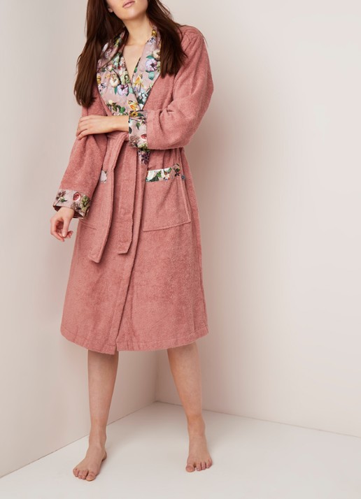 Essenza Fleur badjas met contrastvoering en bloemenprint - voorkant 4 roze