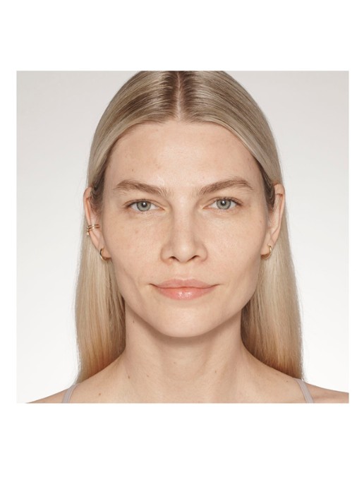Estée Lauder Futurist Skintint Serum Foundation SPF20 - detail 4 2c3 fresco