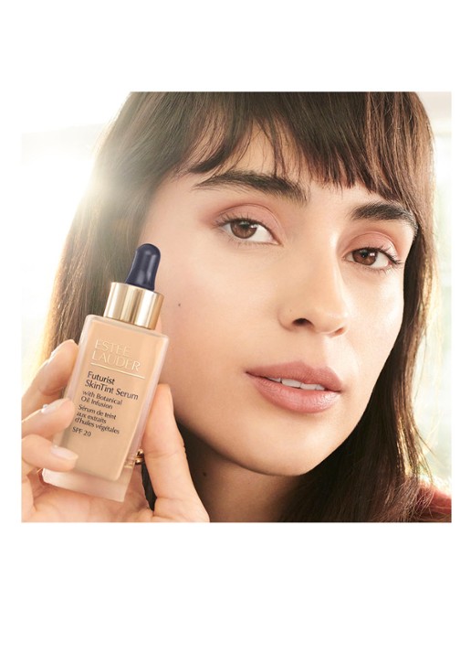 Estée Lauder Futurist Skintint Serum Foundation SPF20 - detail 6 2c3 fresco