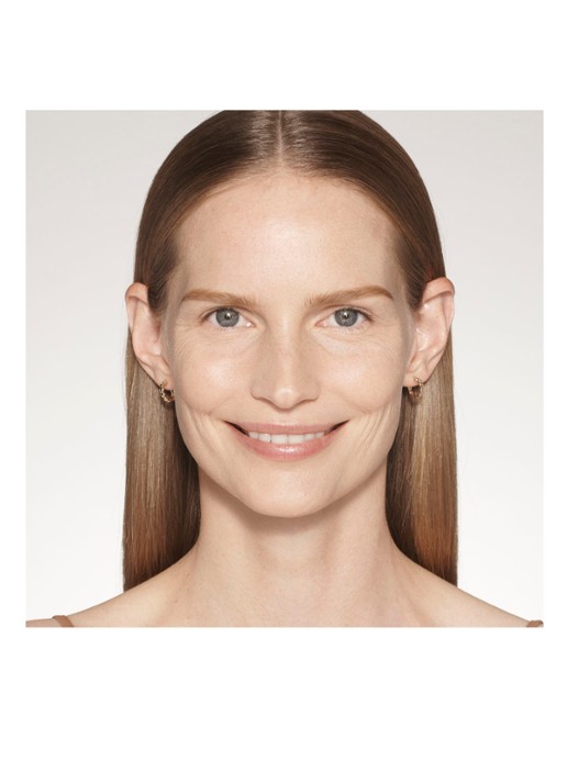 Estée Lauder Futurist Skintint Serum Foundation SPF20 - detail 4 2n1 desert beige