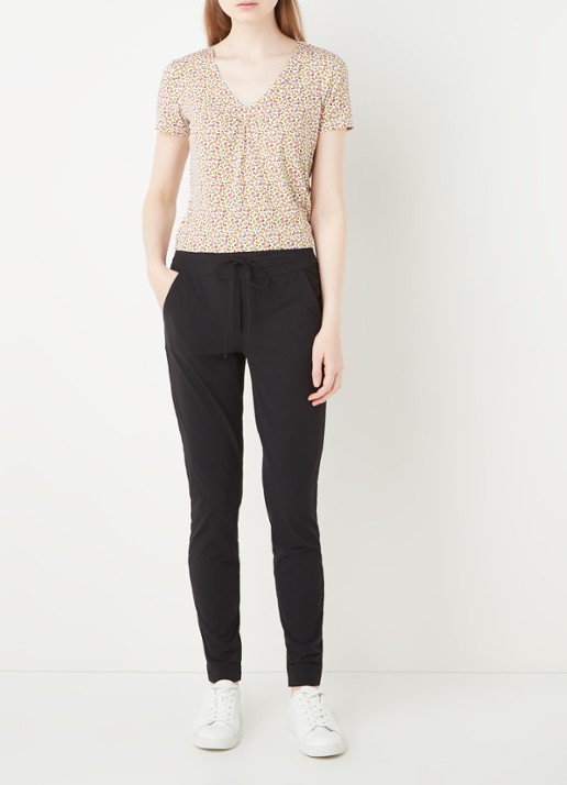 Expresso Xarah high waist slim fit pantalon van travel jersey - voorkant 2 zwart