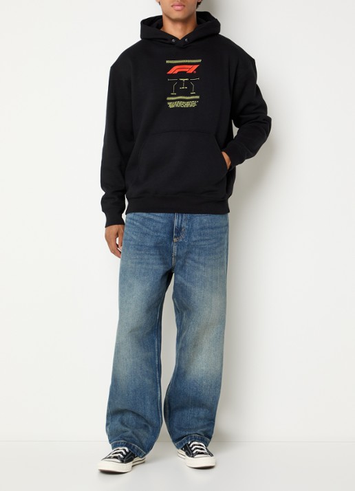 F1 Turbocharged hoodie met logo- en backprint - voorkant 3 zwart