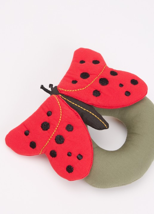 Fabelab Ladybug rammelaar 13 cm - voorkant 2 rood