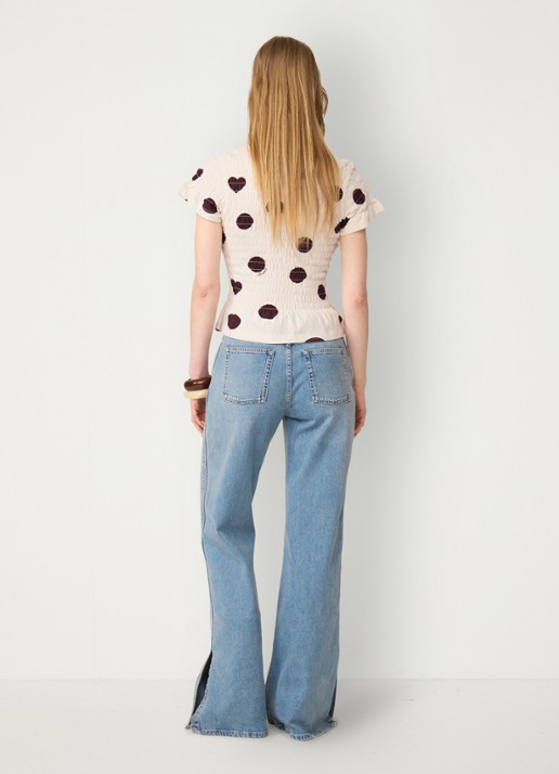 Fabienne Chapot Carmen T-shirt met stippenprint en smockwerk - achterkant 5 gebroken wit