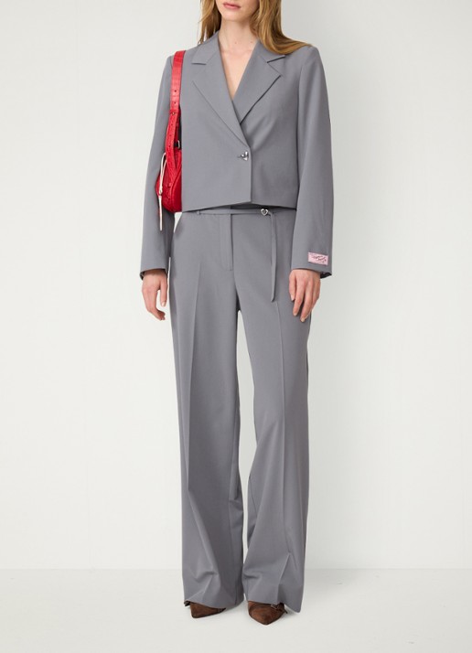 Fabienne Chapot Nena cropped blazer met logopatch - voorkant 3 lichtgrijs