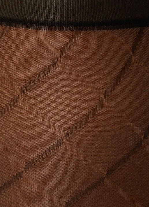 Falke Intrigue panty met ruitdessin in 30 den Chocolate - detail chocoladebruin