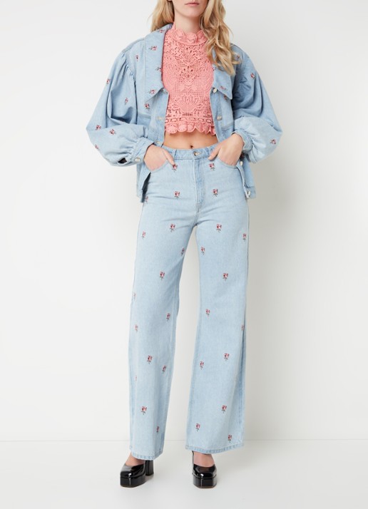 Farm Rio Rose high waist flared jeans met lichte wassing en bloemborduring  - voorkant 5 indigo