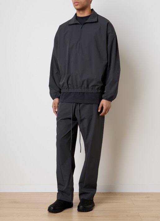 Fear of God Essentials Anorak met halve rits - voorkant 5 antraciet