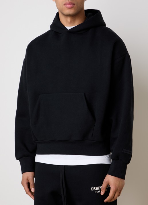 Fear of God Essentials AS25 hoodie met flock logoprint - achterkant zwart