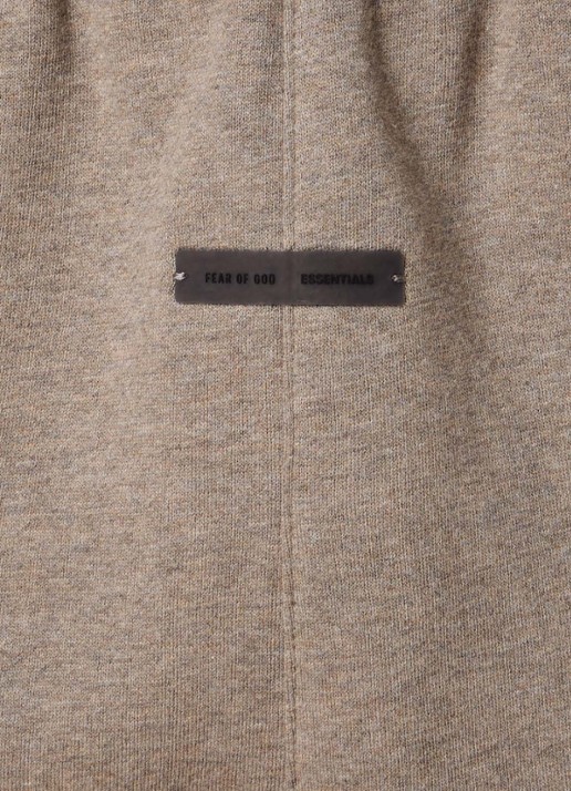 Fear of God Essentials AS25 loose fit joggingbroek met logo - detail 4 beige