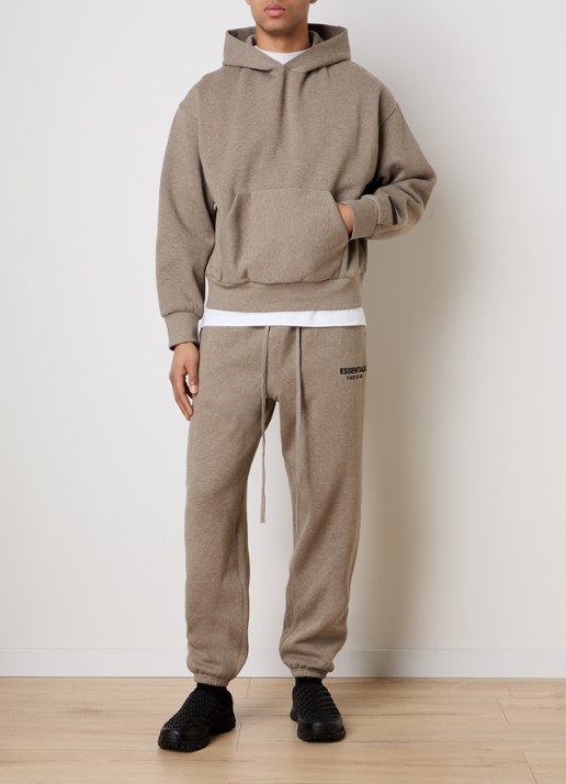Fear of God Essentials AS25 loose fit joggingbroek met logo - voorkant 6 beige