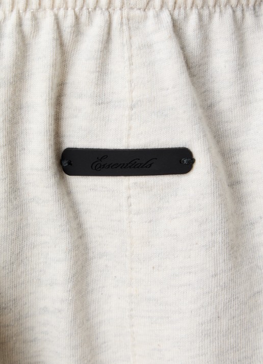 Fear of God Essentials High waist loose fit korte broek met logo - detail 5 lichtgrijs