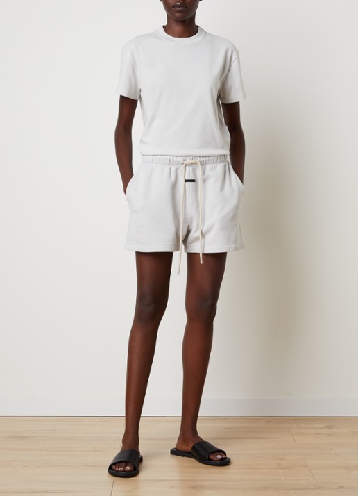 Fear of God Essentials High waist straight fit korte joggingbroek met steekzakken - voorkant 5 lichtblauw
