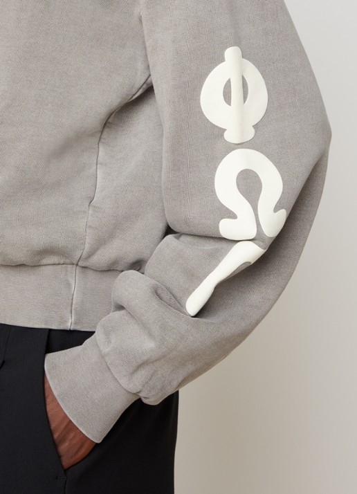 Fear of God Essentials Hoodie met front- en backprint - detail 4 lichtgrijs