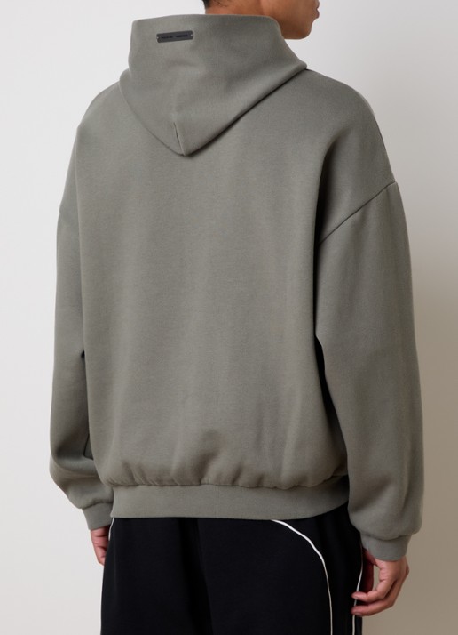 Fear of God Essentials Hoodie met logoborduring - achterkant olijfgroen