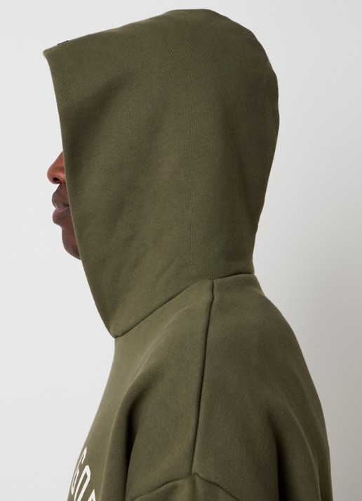 Fear of God Essentials Hoodie met logoprint - detail 2 bronsgroen