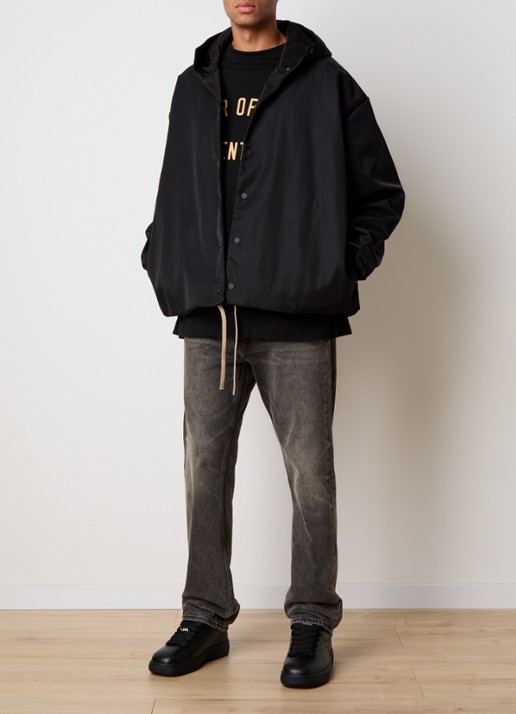 Fear of God Essentials Jack met backprint en capuchon - voorkant 6 zwart
