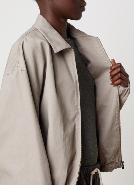 Fear of God Essentials Jack met steekzakken - detail 3 donkerbruin