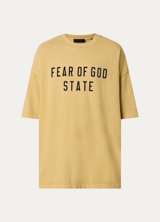 Fear of God Essentials Oversized T-shirt met logoprint - voorkant 2 okergeel