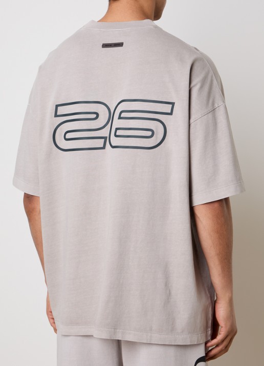 Fear of God Essentials T-shirt met front- en backprint - achterkant middengrijs