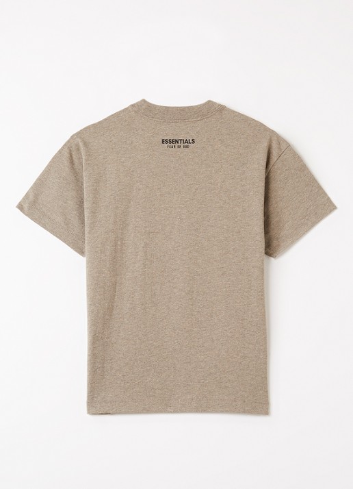Fear of God Essentials T-shirt met logo - voorkant 2 donkerbeige