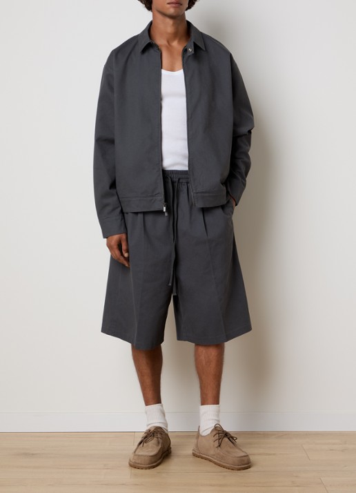 Fear of God Essentials Twill straight fit korte broek met steekzakken - voorkant 3 donkergrijs
