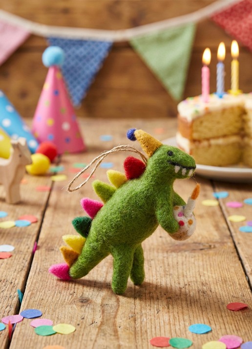 Felt So Good Happy Birthday Dino kersthanger 15 cm - detail 3 groen