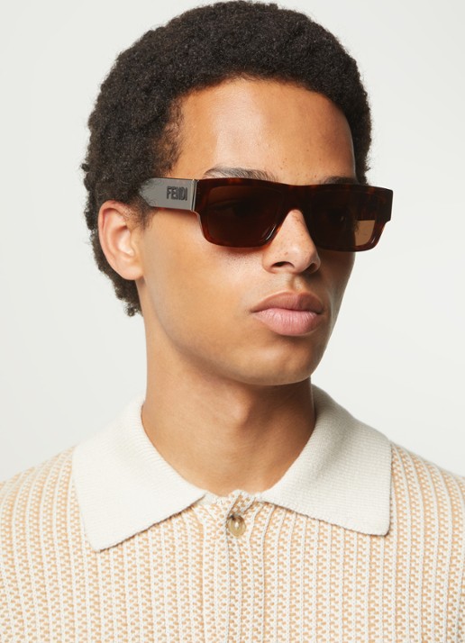 Fendi Signature zonnebril FE40118I - voorkant 2 bruin