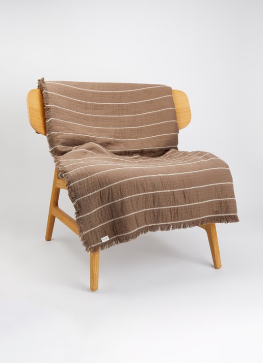 ferm LIVING Aires bedsprei van  katoen 250 x 240 cm - voorkant 2 bruin