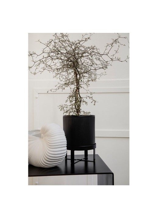 ferm LIVING Bau Pot plantenbak voor binnen 18 x 24 cm - voorkant 3 zwart