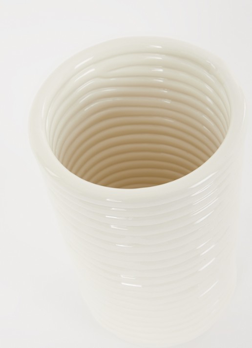 ferm LIVING Corduroy vaas 21 cm - voorkant 2 gebroken wit