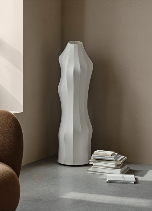 ferm LIVING Dae vloerlamp 140 x 41,3 cm - voorkant 3 wit