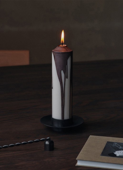 ferm LIVING Dryp Stompkaars 20 cm - voorkant 2 chocoladebruin