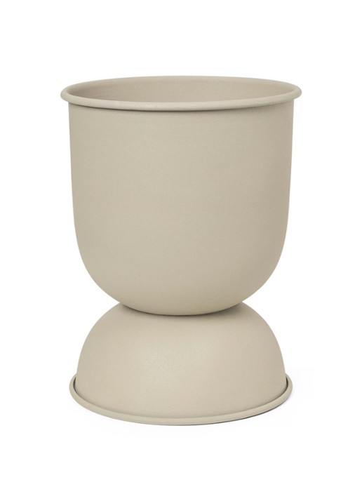 ferm LIVING Hourglass bloempot van gepoedercoat ijzer voor binnen Ø21 cm - voorkant 3 donkerbeige