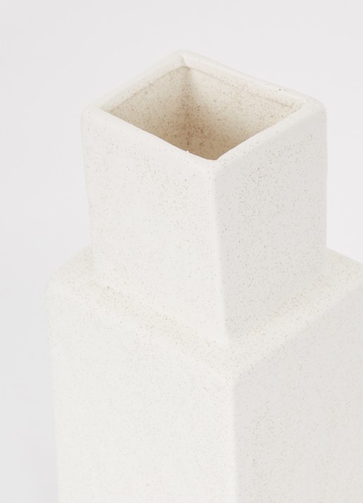ferm LIVING Kao vaas 29 cm - voorkant 2 gebroken wit